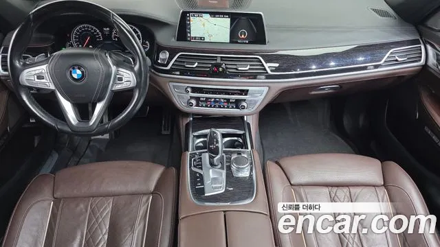 BMW 7-Series 2018 thumb 7