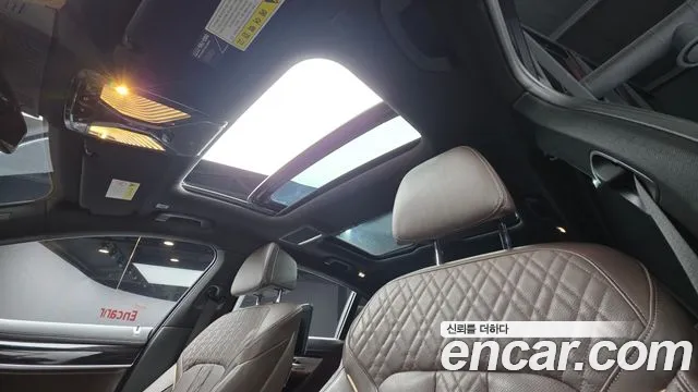 BMW 7-Series 2018 thumb 12