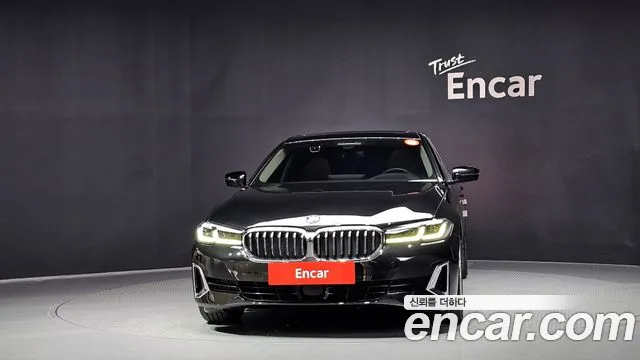 BMW 5-Series 2021 thumb 3