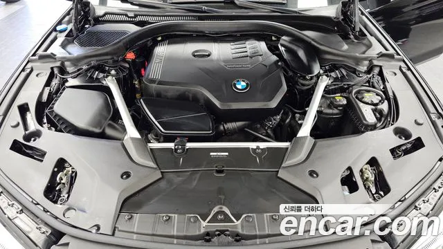 BMW 5-Series 2021 thumb 6