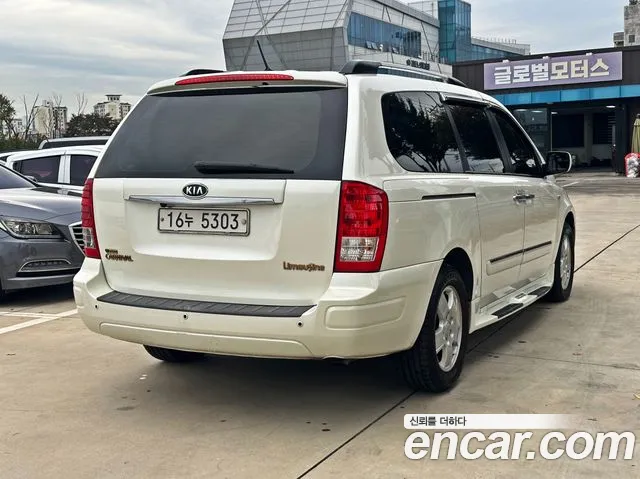 Kia Carnival 2009 thumb 4