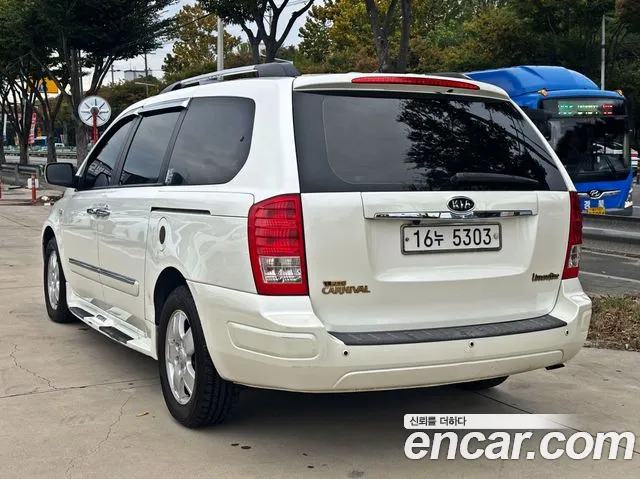 Kia Carnival 2009 thumb 6