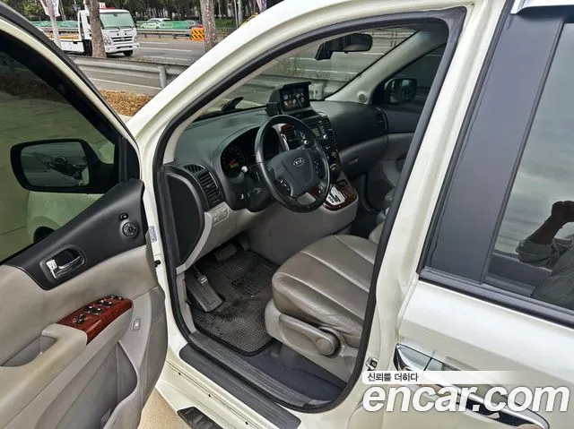 Kia Carnival 2009 thumb 8