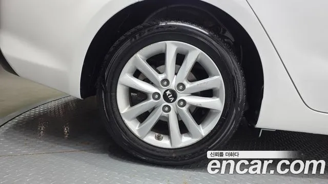 Kia K3 2017 thumb 5