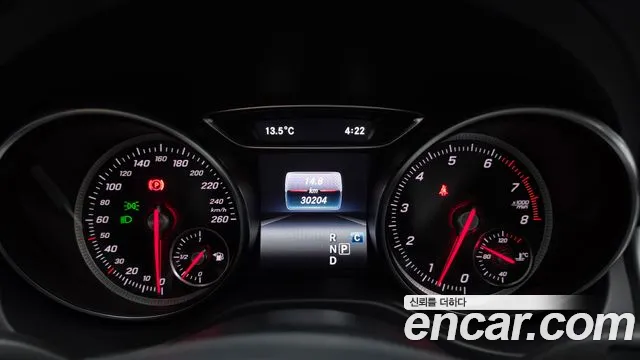 Mercedes-Benz GLA 2018 thumb 8