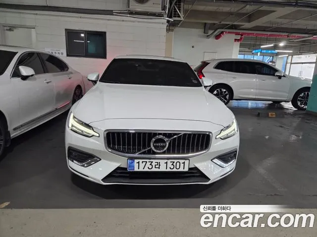 Volvo S60 2022 thumb 2