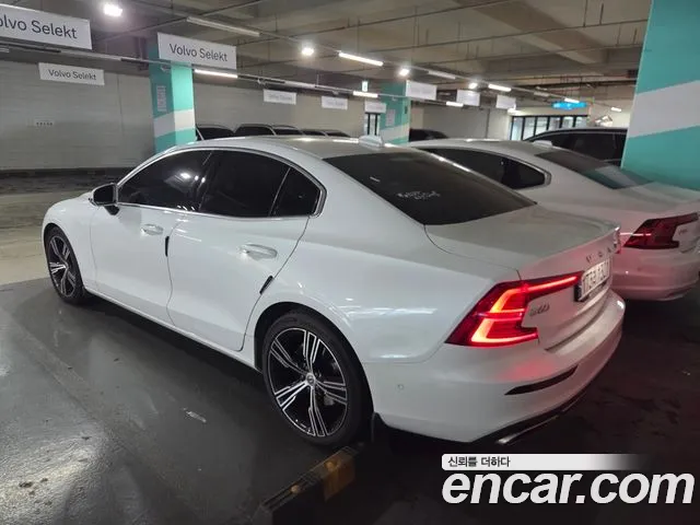 Volvo S60 2022 thumb 5