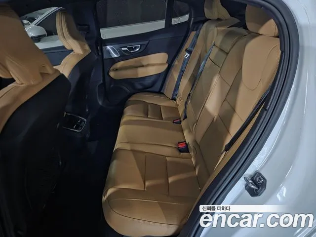 Volvo S60 2022 thumb 9