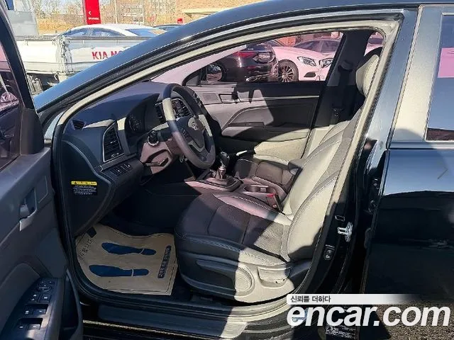 Hyundai Avante 2015 thumb 6