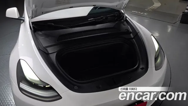Tesla Model Y 2024 thumb 5