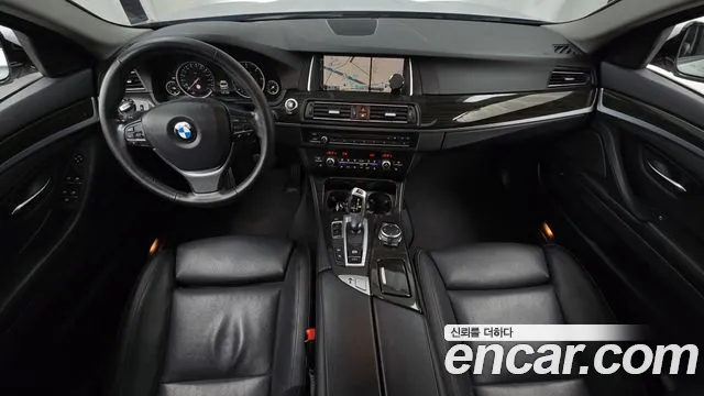BMW 5-Series 2015 thumb 7