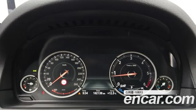 BMW 5-Series 2015 thumb 8