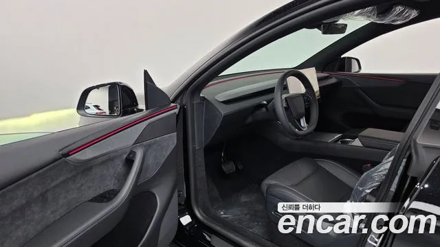 Tesla Model Y 2026 thumb 10