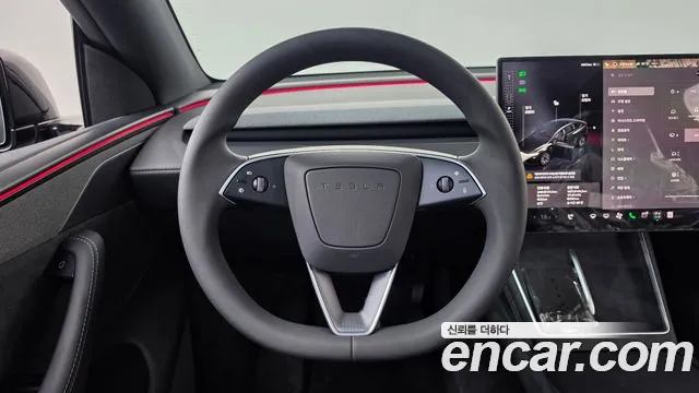 Tesla Model Y 2026 thumb 12