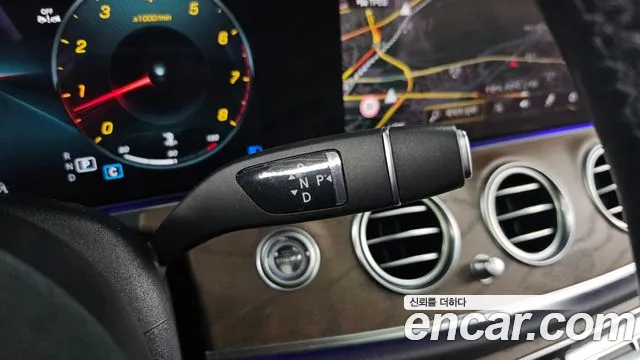Mercedes-Benz E-Класс 2021 thumb 9