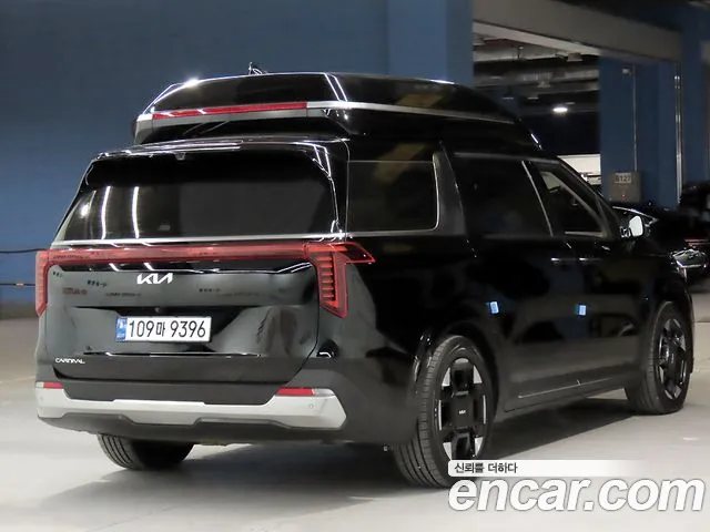 Kia Carnival 2024 thumb 2