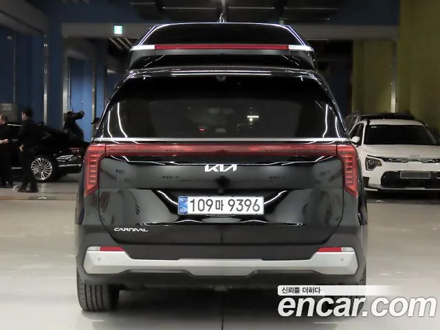 Kia Carnival 2024 thumb 4