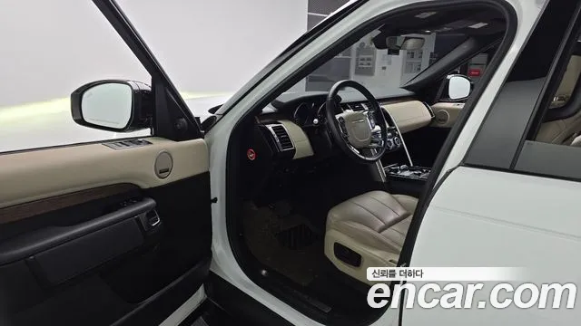 Land Rover Discovery 2017 thumb 10