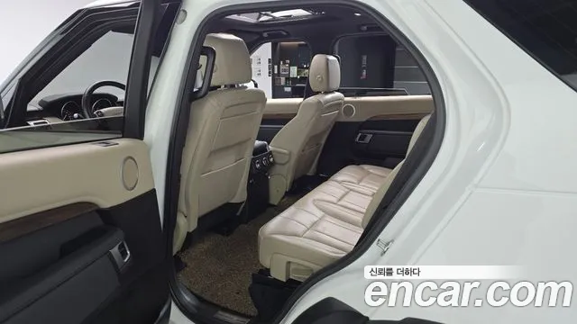 Land Rover Discovery 2017 thumb 11