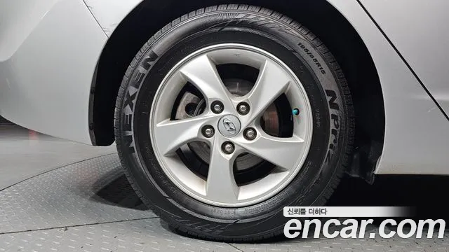 Hyundai Avante 2014 thumb 5