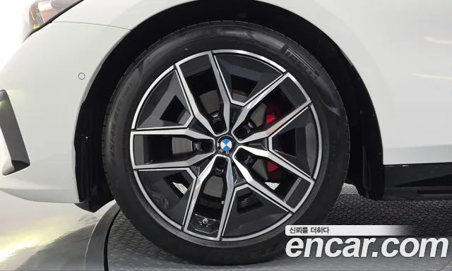 BMW 5-Series 2024 thumb 5