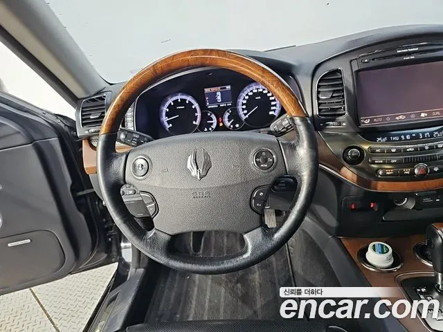 KG_Mobility_Ssangyong Chairman 2012 thumb 8
