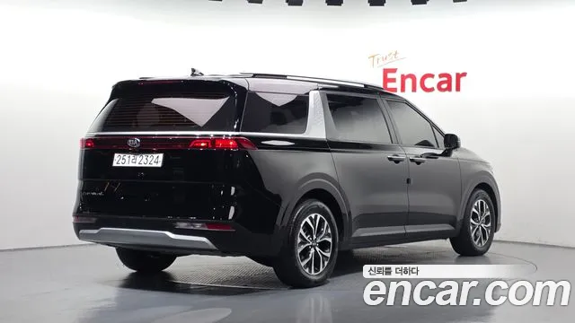 Kia Carnival 2021 thumb 2