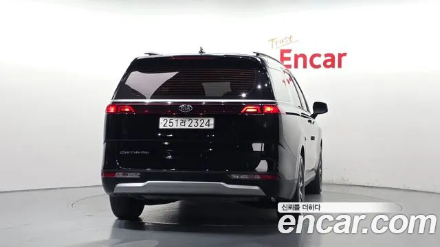 Kia Carnival 2021 thumb 4