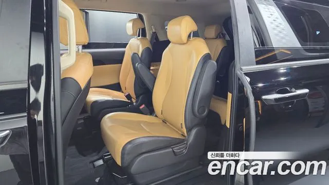 Kia Carnival 2021 thumb 11