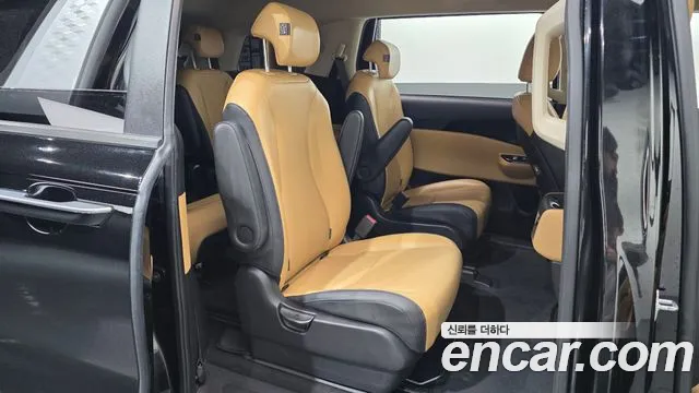 Kia Carnival 2021 thumb 12