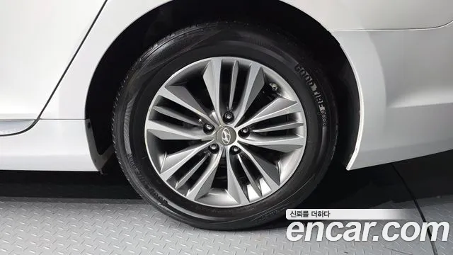 Hyundai Grandeur 2016 thumb 4