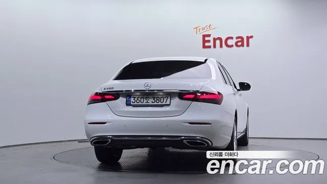 Mercedes-Benz E-Класс 2022 thumb 4