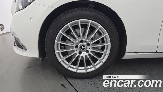 Mercedes-Benz E-Класс 2022 thumb 5