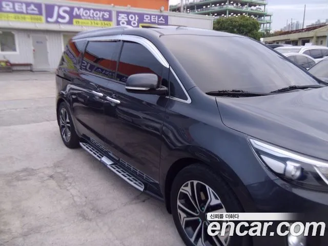 Kia Carnival 2015 thumb 6