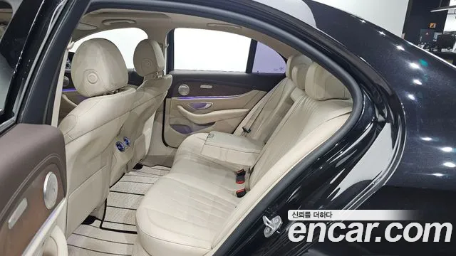 Mercedes-Benz E-Класс 2016 thumb 11