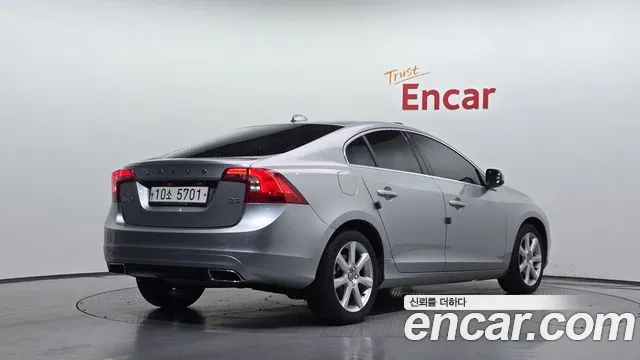 Volvo S60 2017 thumb 2