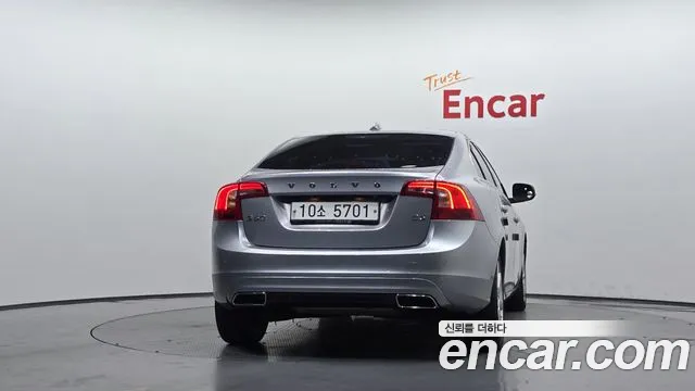 Volvo S60 2017 thumb 4