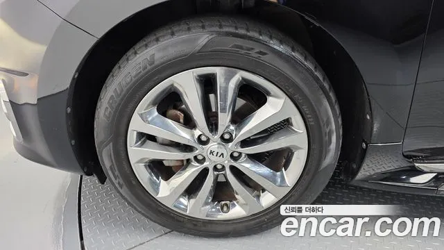 Kia Carnival 2017 thumb 5
