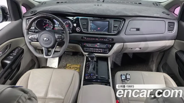 Kia Carnival 2017 thumb 7