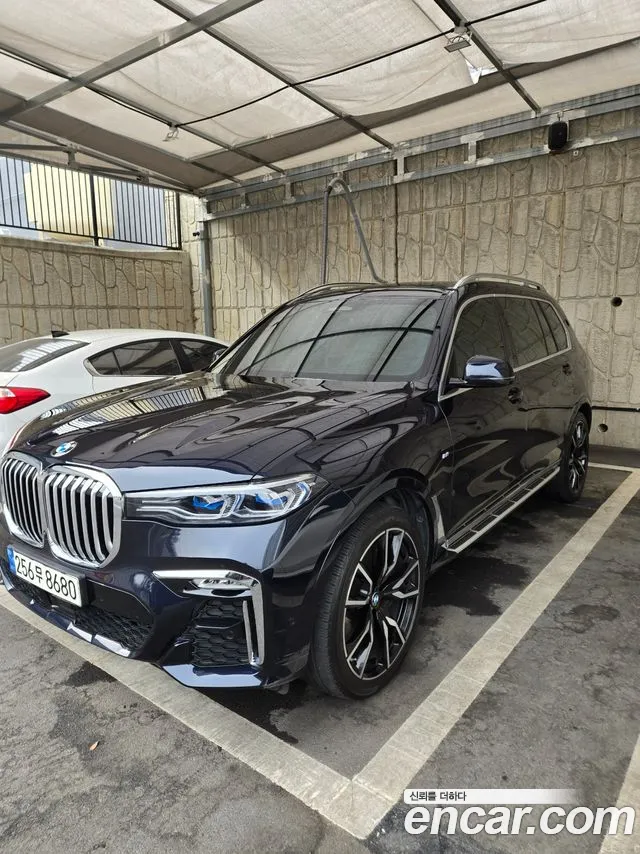 BMW X7 2021 thumb 3
