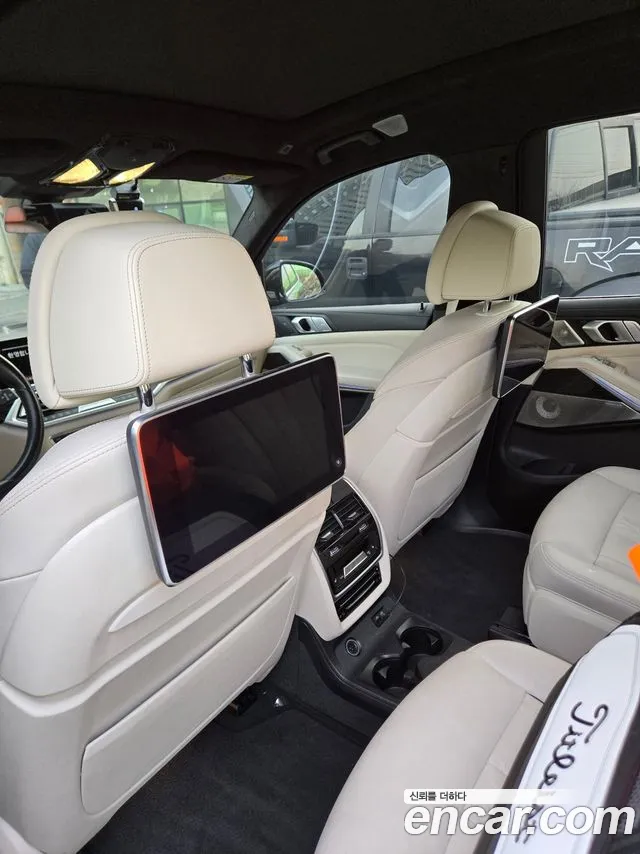 BMW X7 2021 thumb 10