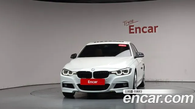 BMW 3-Series 2018 thumb 2