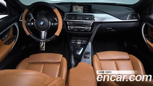 BMW 3-Series 2018 thumb 6
