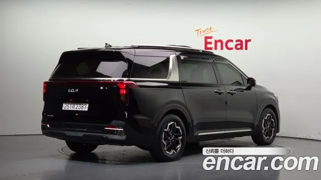 Kia Carnival 2024 thumb 2