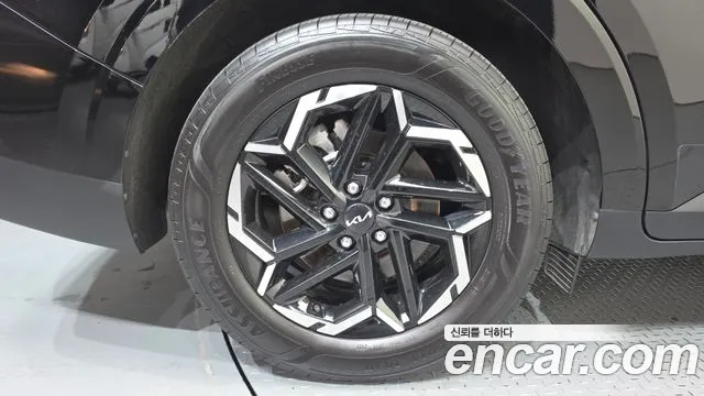Kia Carnival 2024 thumb 5