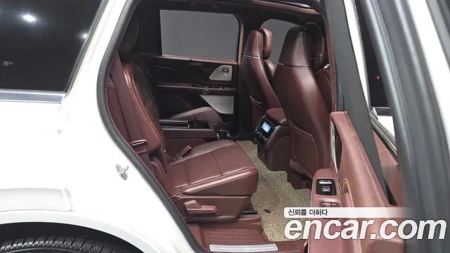 Lincoln Aviator 2022 thumb 12