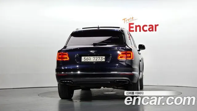 Bentley Bentayga 2018 thumb 4
