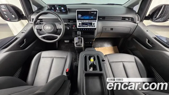 Hyundai Staria 2025 thumb 7