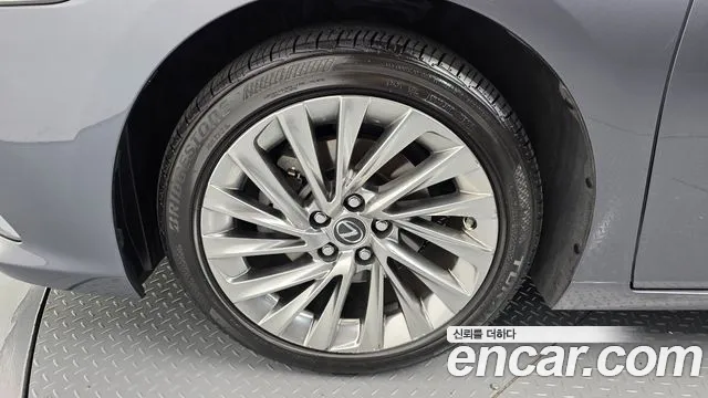 Lexus ES 2021 thumb 5