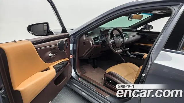 Lexus ES 2021 thumb 10